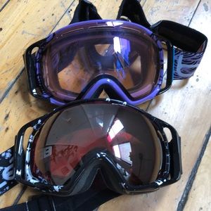 2 pairs of bolle ski or snowboard goggles